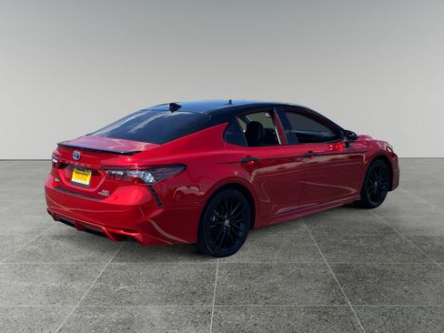 Used 2024 Toyota Camry XSE w/ Navigation Package FWD image 5
