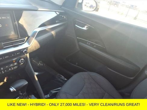 Used 2020 Kia Niro LXS image 22