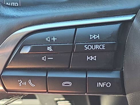 Used 2024 MAZDA MAZDA3 s image 27