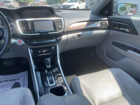 Used 2017 Honda Accord EX-L image 24