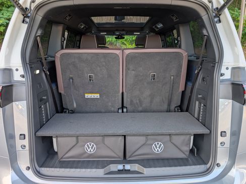 Used 2025 Volkswagen ID. Buzz Pro S Plus RWD image 20