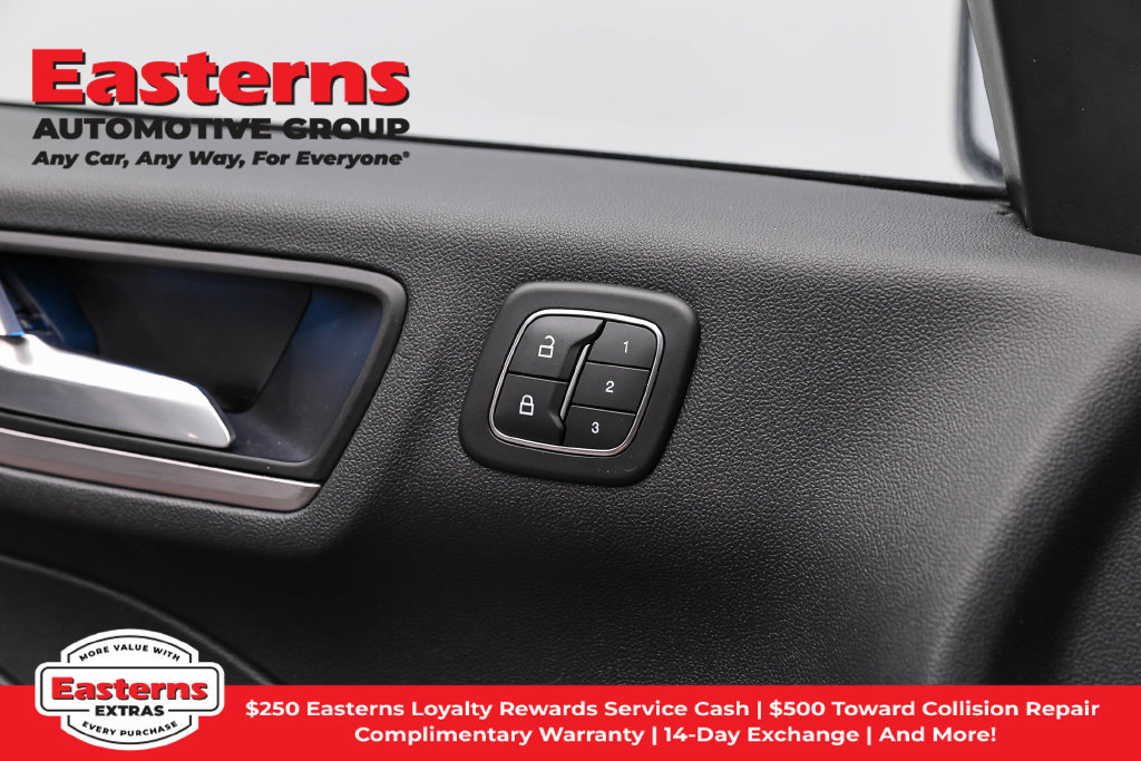 Used 2021 Ford Escape Titanium AWD/4WD image 21