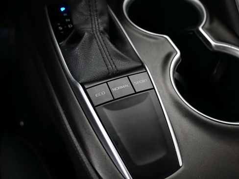 Used 2024 Toyota Camry LE FWD image 21