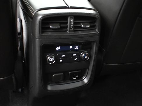 Used 2017 Buick Envision Essence AWD/4WD image 10