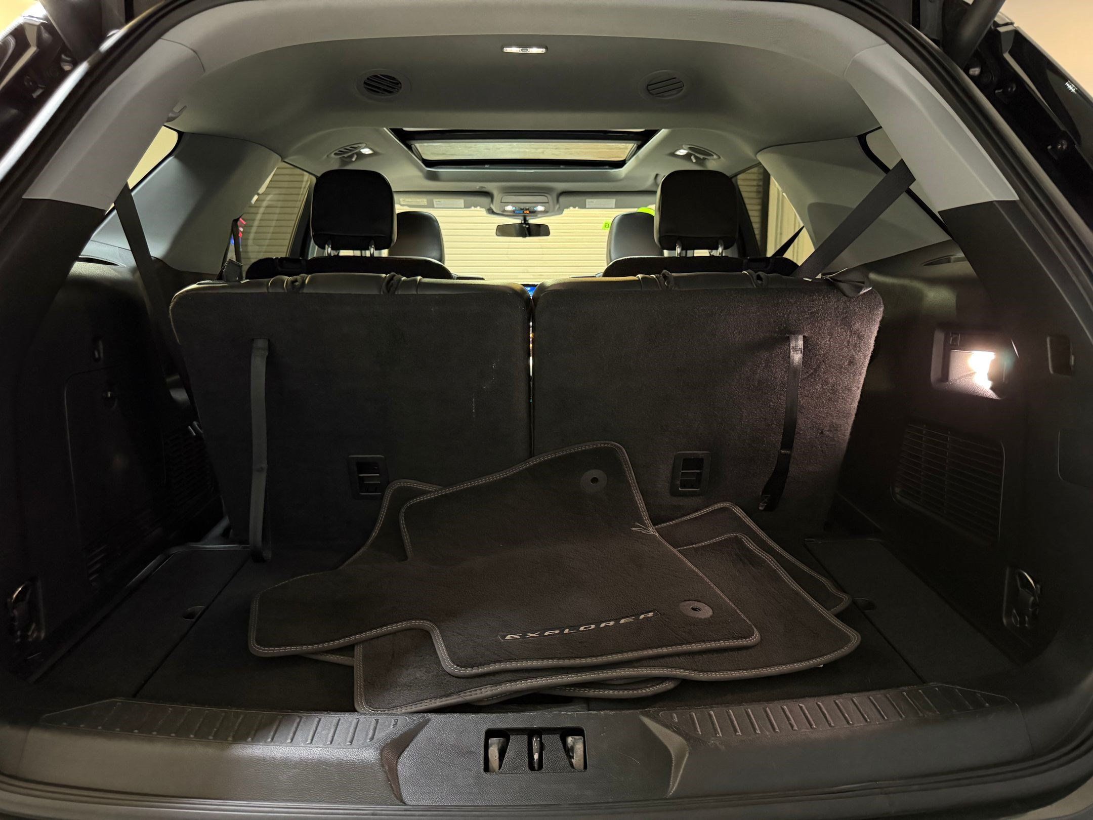 Used 2022 Ford Explorer XLT w/ Equipment Group 202A AWD/4WD image 42