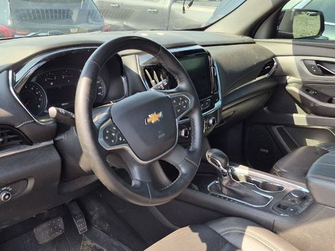 Used 2023 Chevrolet Traverse LT w/ LT Premium Package AWD/4WD image 8