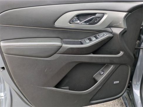 Used 2021 Chevrolet Traverse RS image 21