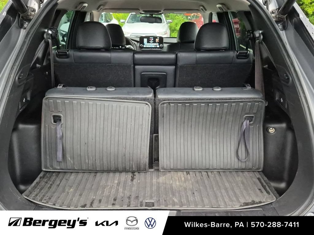 Used 2023 Mitsubishi Outlander SEL AWD/4WD image 25