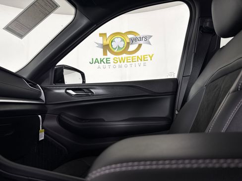 New 2025 Jeep Grand Cherokee L Altitude image 28