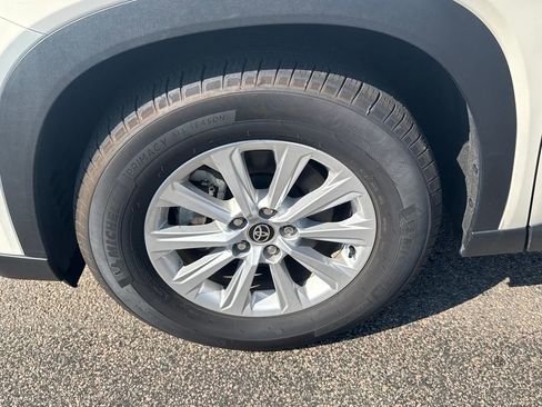 Used 2024 Toyota Grand Highlander XLE image 38