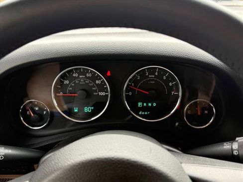 Used 2014 Jeep Wrangler Unlimited Rubicon w/ Max Tow Package AWD/4WD image 16