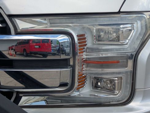 Used 2018 Ford F150 Lariat w/ Equipment Group 502A Luxury AWD/4WD image 29