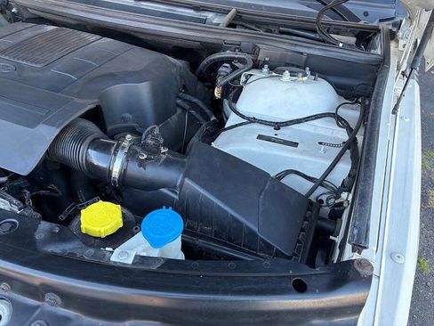 Used 2010 Land Rover Range Rover HSE LUX image 36