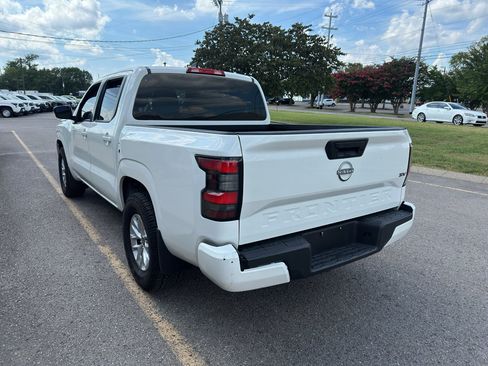 Used 2024 Nissan Frontier SV RWD image 6