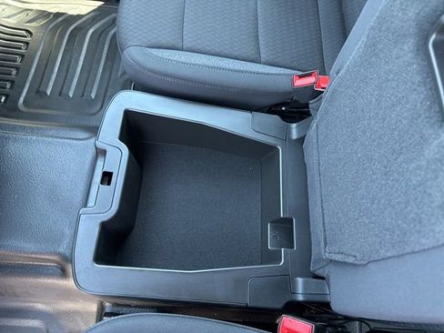 Used 2025 GMC Sierra 2500 Pro w/ Convenience Package image 28