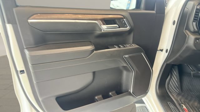 Used 2024 Chevrolet Silverado 1500 LT AWD/4WD image 9
