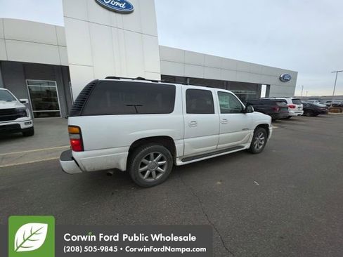 Used 2005 GMC Yukon XL Denali image 12