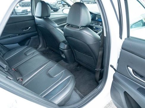 Used 2025 Hyundai Elantra Limited image 34