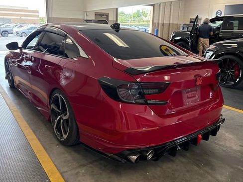 Used 2019 Honda Accord Sport image 2