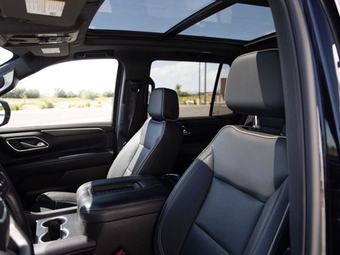 Used 2024 GMC Yukon SLT w/ SLT Luxury Package AWD/4WD image 19