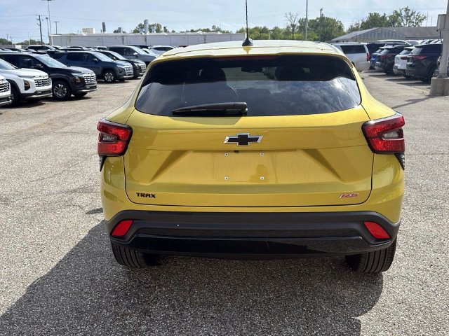 Certified 2024 Chevrolet Trax RS w/ Sunroof Package FWD image 4