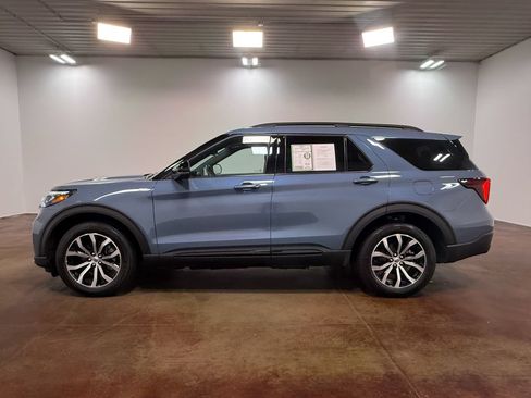 Used 2025 Ford Explorer ST-Line AWD/4WD image 27