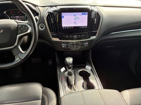 Used 2021 Chevrolet Traverse RS w/ LPO, Floor Liner Package FWD image 11