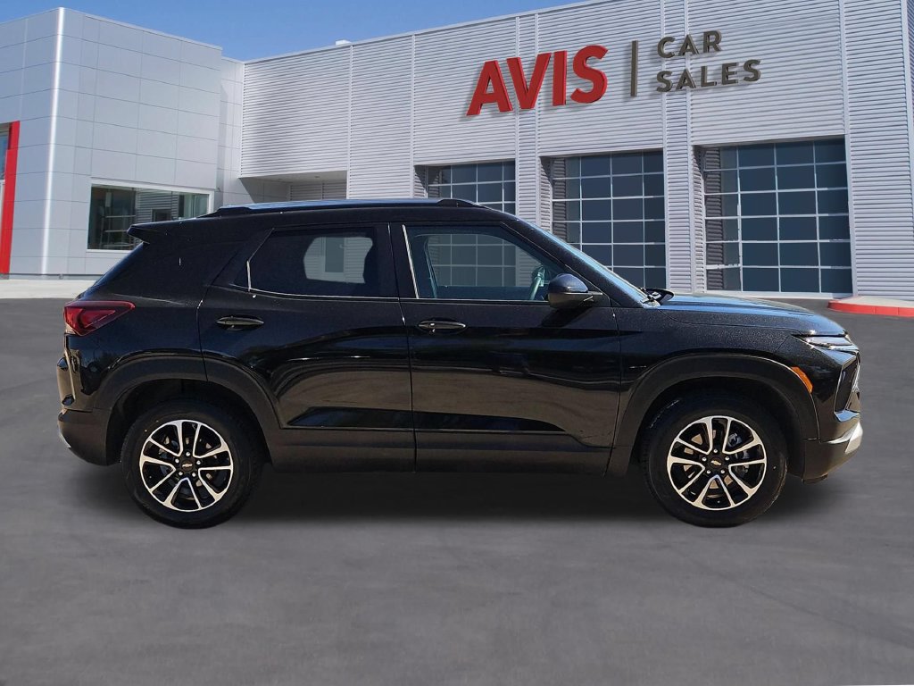 Used 2025 Chevrolet TrailBlazer LT AWD/4WD image 5