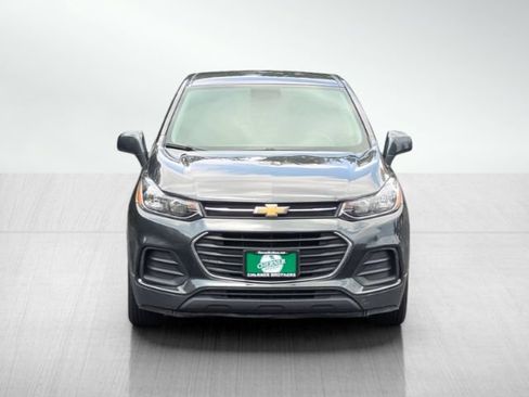 Used 2020 Chevrolet Trax LS FWD image 2