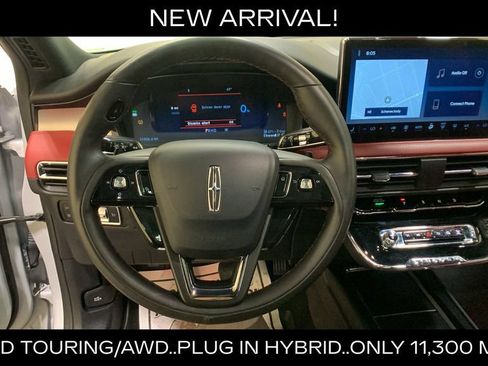 Used 2025 Lincoln Corsair Grand Touring w/ Towing Package AWD/4WD image 31