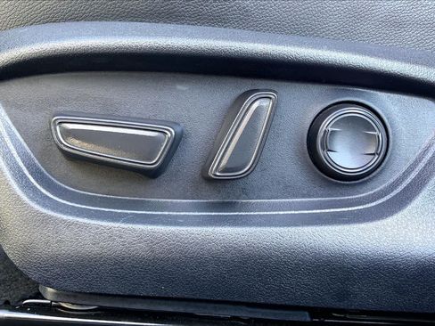 Used 2025 Toyota Camry SE FWD image 34