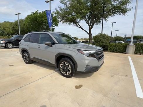 Used 2026 Subaru Forester Premium image 2