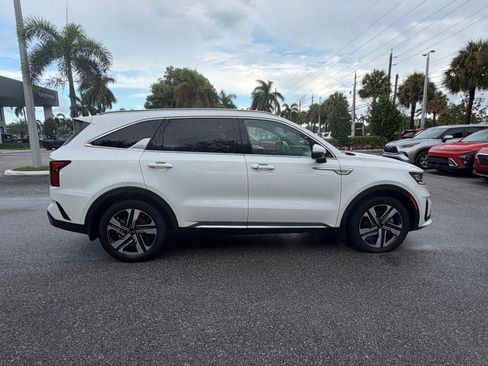 Certified 2023 Kia Sorento EX AWD/4WD image 8