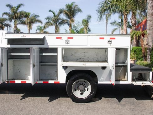 Used 2015 Ford F550 4x4 Crew Cab Super Duty image 6