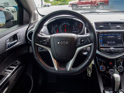Used 2018 Chevrolet Sonic LT w/ RS Package FWD image 21