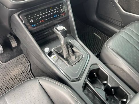 Used 2022 Volkswagen Tiguan SE FWD image 29