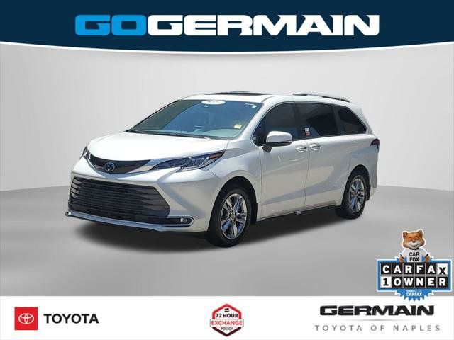 Certified 2025 Toyota Sienna Limited FWD image 1