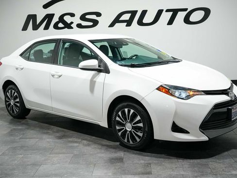 Used 2018 Toyota Corolla LE FWD image 7