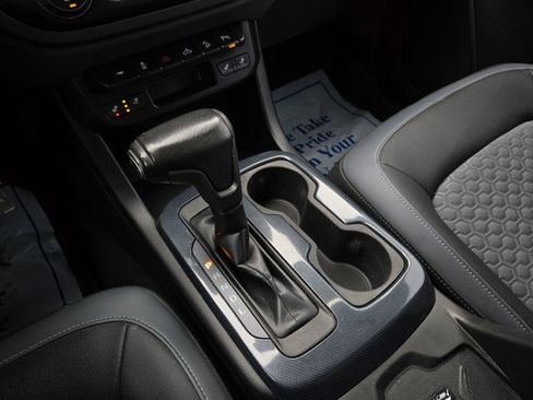 Used 2019 Chevrolet Colorado Z71 image 23