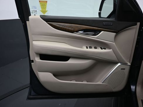 Used 2019 Cadillac Escalade Premium Luxury AWD/4WD image 9