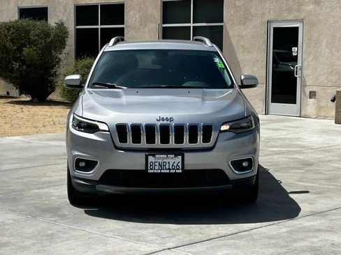 Used 2019 Jeep Cherokee Limited image 2