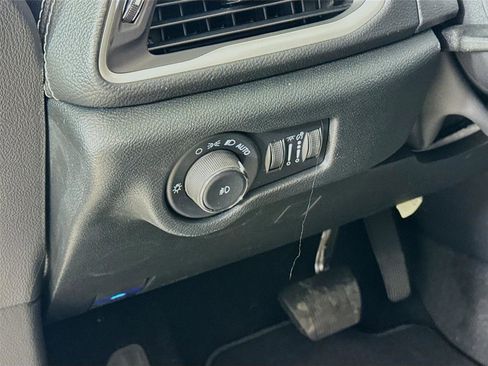 New 2026 Chrysler Pacifica Select image 10