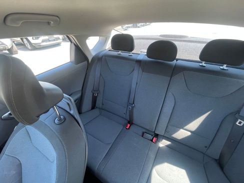 Used 2025 Kia K4 LXS image 39