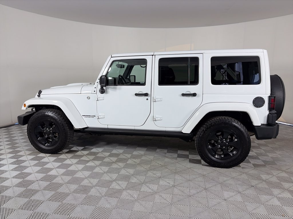 Used 2015 Jeep Wrangler Unlimited Sahara AWD/4WD image 4
