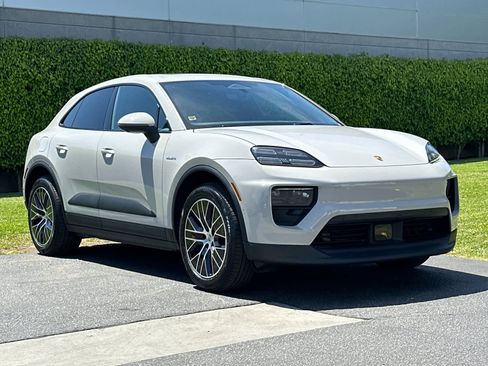 New 2026 Porsche Macan Electric RWD image 10