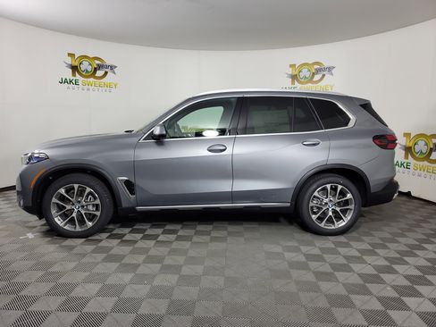 New 2026 BMW X5 xDrive40i w/ Premium Package image 4