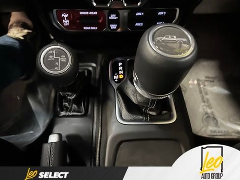 Used 2025 Jeep Gladiator Rubicon AWD/4WD image 18