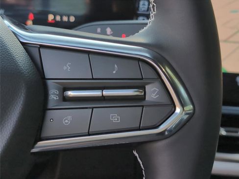 New 2025 Chevrolet Equinox EV LT image 20