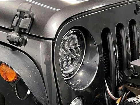 Used 2014 Jeep Wrangler Sahara w/ Connectivity Group AWD/4WD image 23