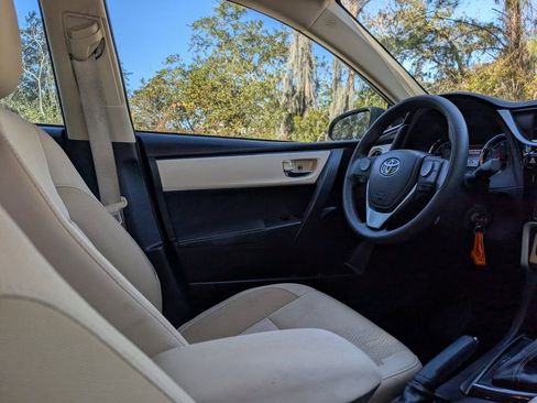 Used 2019 Toyota Corolla LE image 10